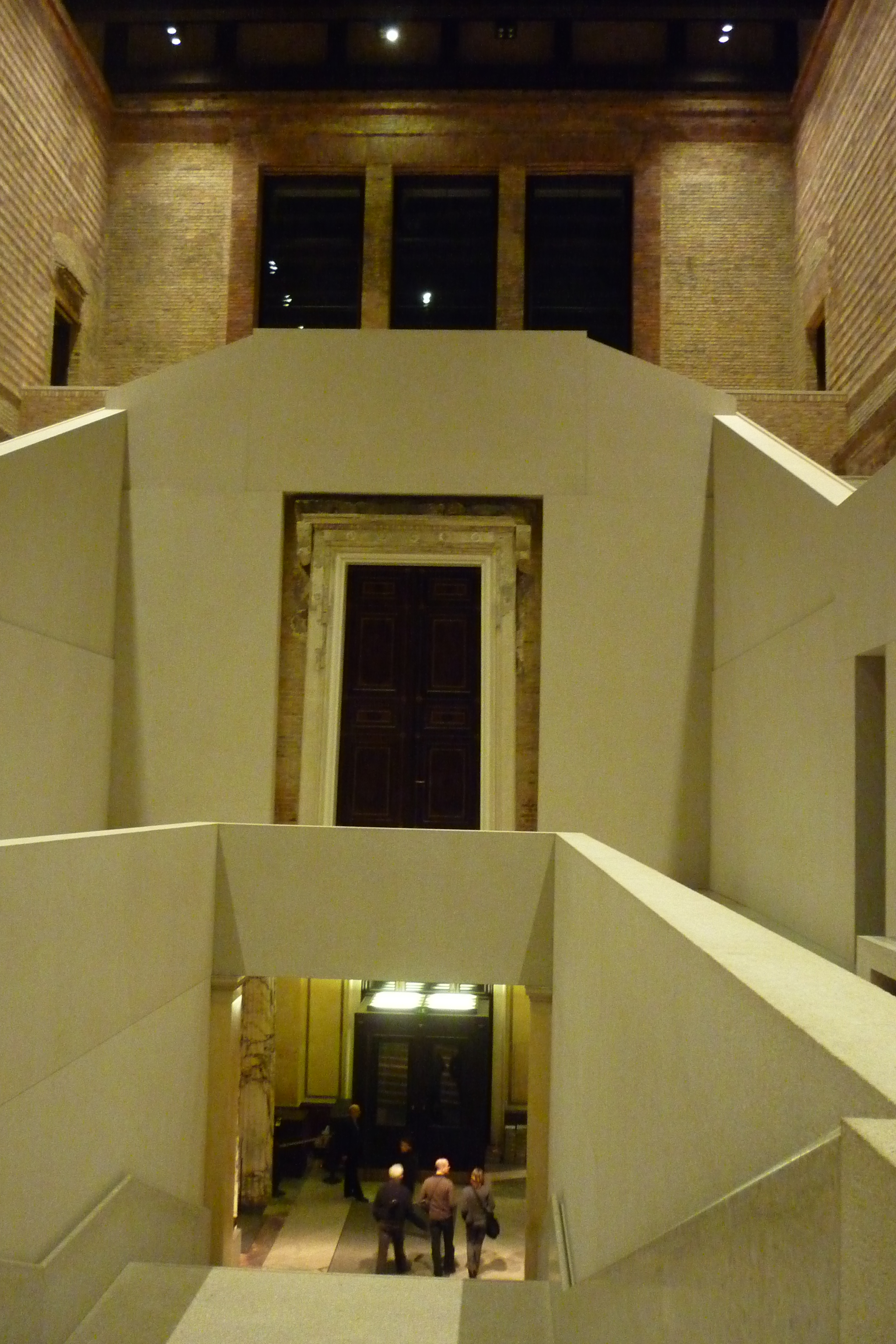 Alte Nationalgalerie főhomlokzat hátulról